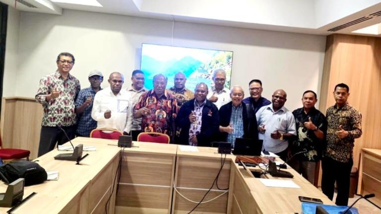 Lima Uskup Se-Tanah Papua dan Dua Ordo Sepakati Perubahan Anggaran Dasar Yayasan Pasca Transformasi STFT Menjadi Universitas Katolik Fajar Timur Papua